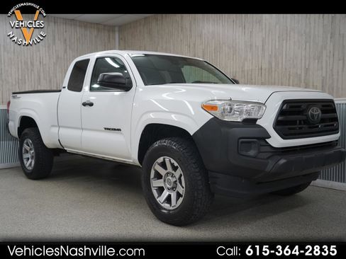 Used 2018 Toyota Tacoma SR image 1