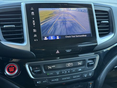 Used 2017 Honda Pilot Touring image 42