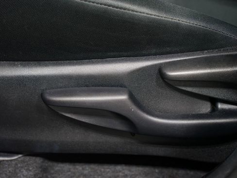 Used 2018 Toyota RAV4 LE w/ All Weather Liner Package FWD image 30