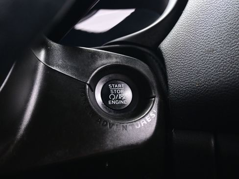 Used 2021 Jeep Renegade Limited image 23