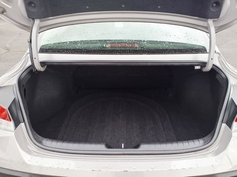 Used 2024 Hyundai Elantra SEL image 16