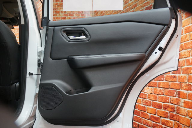 Certified 2025 Nissan Rogue SV AWD/4WD image 45