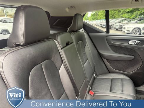 Certified 2023 Volvo XC40 B5 Ultimate w/ Protection Package Premier AWD/4WD image 28