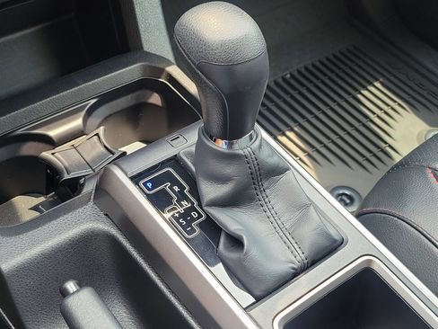 Used 2022 Toyota Tacoma SR5 RWD image 41