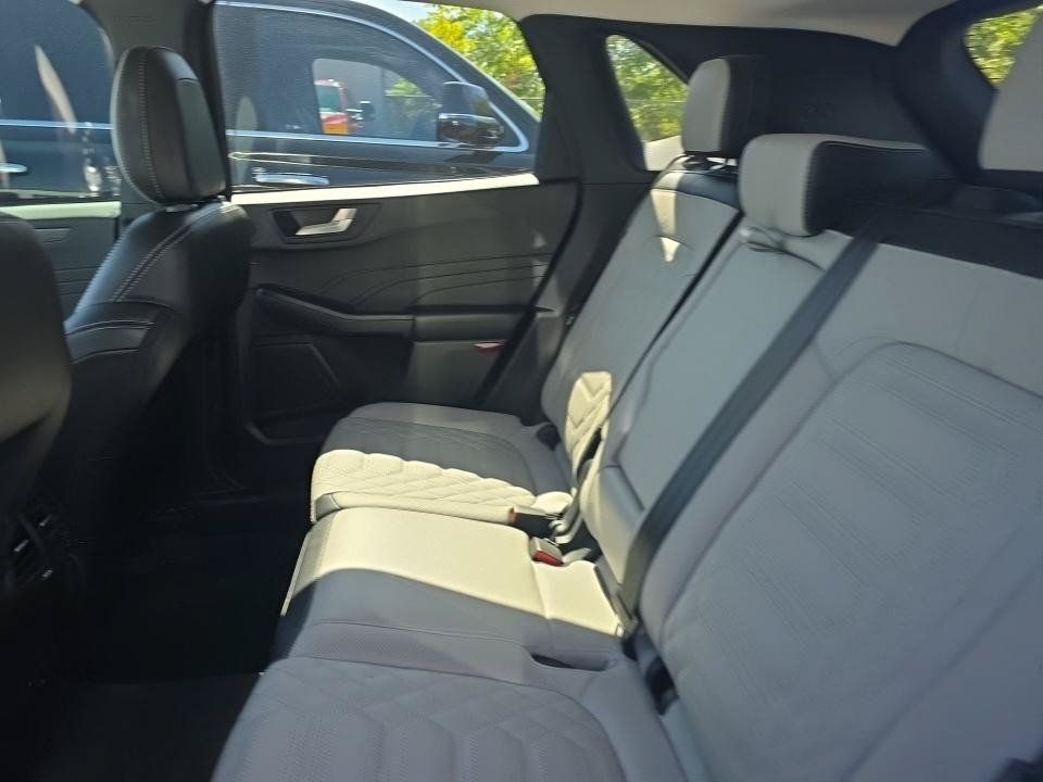 Used 2023 Ford Escape Platinum w/ Premium Technology Package AWD/4WD image 10