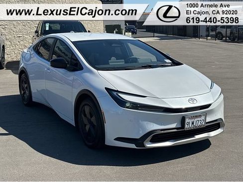 Used 2024 Toyota Prius Prime FWD image 2