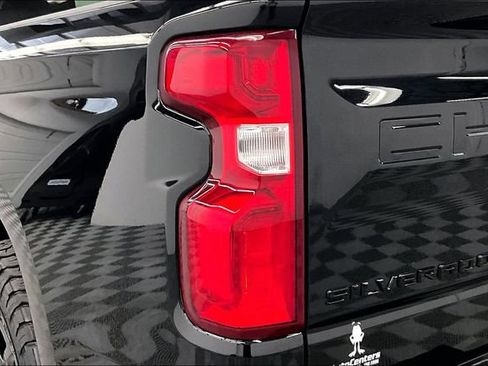 Used 2024 Chevrolet Silverado 1500 RST AWD/4WD image 37
