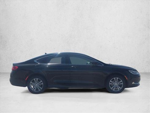 Used 2016 Chrysler 200 Limited w/ Anniversary Edition FWD image 4