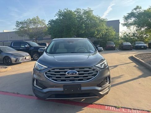 Used 2022 Ford Edge Titanium w/ Class II Trailer Tow Package image 2