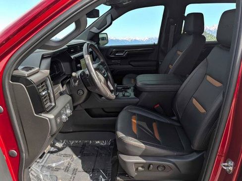 Used 2023 GMC Sierra 1500 AT4 w/ AT4 Preferred Package AWD/4WD image 14