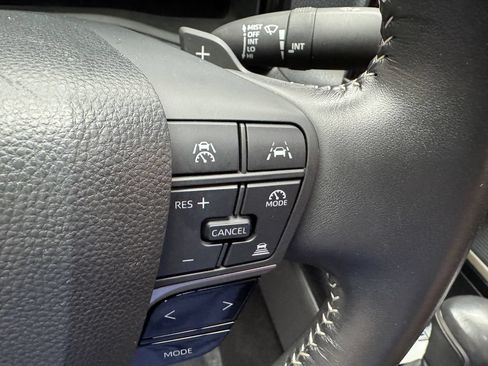 Used 2025 Toyota Camry SE FWD image 15