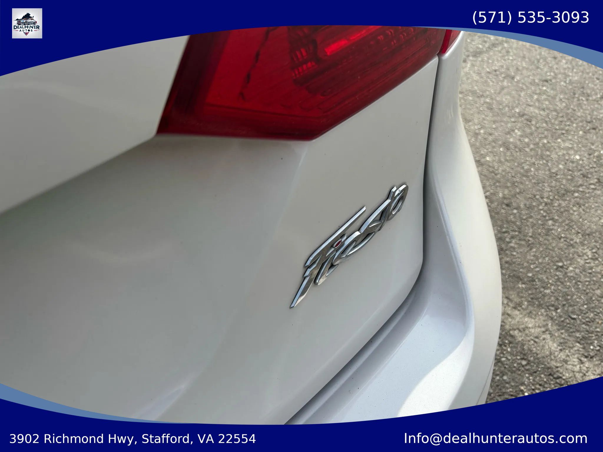 Used 2016 Ford Fiesta Titanium FWD image 12