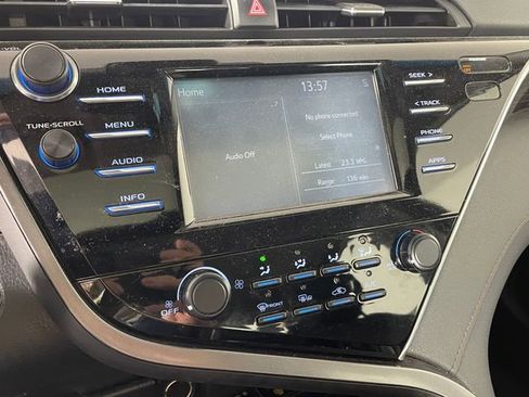 Used 2018 Toyota Camry LE w/ Moonroof Package image 7