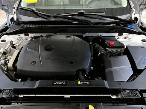 Used 2019 Volvo S60 T6 Momentum image 28