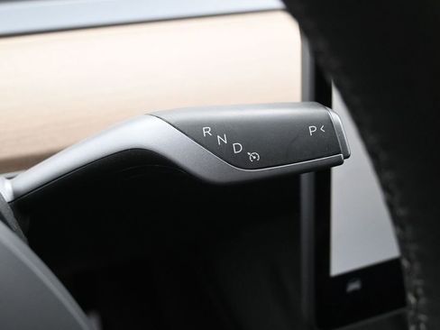 Used 2023 Tesla Model 3 Standard Range RWD image 19