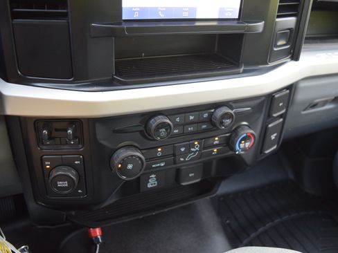 Used 2024 Ford F600 4x4 Regular Cab Super Duty w/ XLT Value Package image 13
