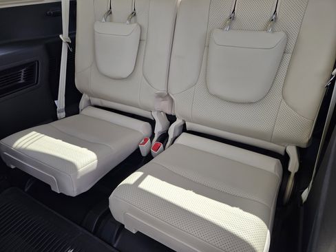 Used 2023 Lexus GX 460 Luxury w/ Sport Design Package image 40