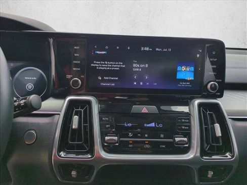 Used 2023 Kia Sorento SX AWD/4WD image 15