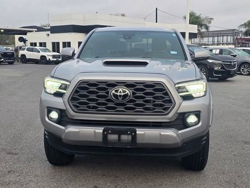 Used 2021 Toyota Tacoma TRD Sport w/ Technology Package image 2