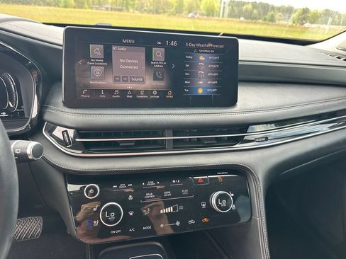 Used 2023 INFINITI QX60 Luxe w/ Performance Audio Package FWD image 28