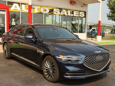Used 2020 Genesis G90 3.3T Premium RWD image 3