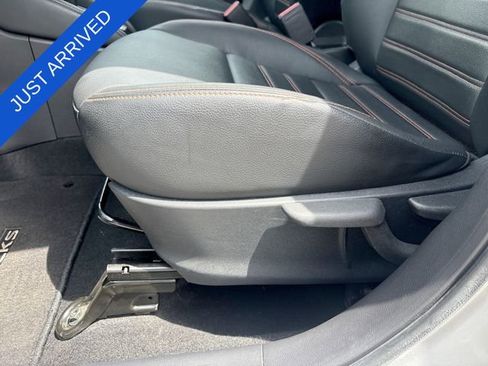 Used 2019 Nissan Kicks SR w/ SR Premium Package FWD image 12