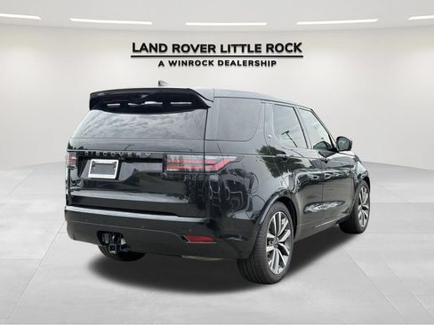 Used 2024 Land Rover Discovery Dynamic SE AWD/4WD image 2