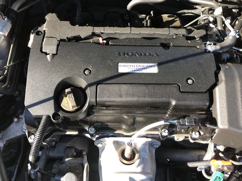 Used 2017 Honda Accord LX image 32