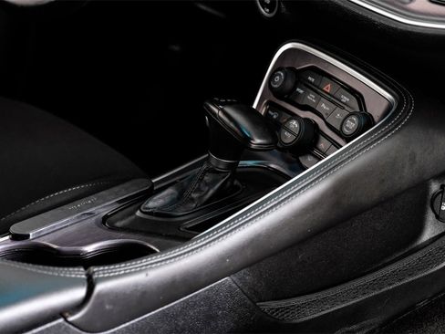 Used 2017 Dodge Challenger R/T image 20