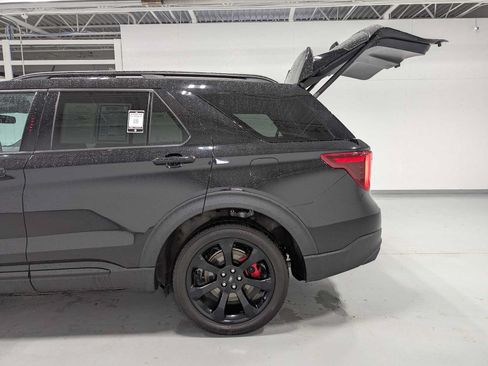 Used 2022 Ford Explorer ST w/ ST Street Pack AWD/4WD image 11