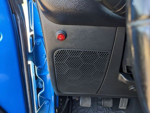 Used 2015 Jeep Wrangler Sport image 32