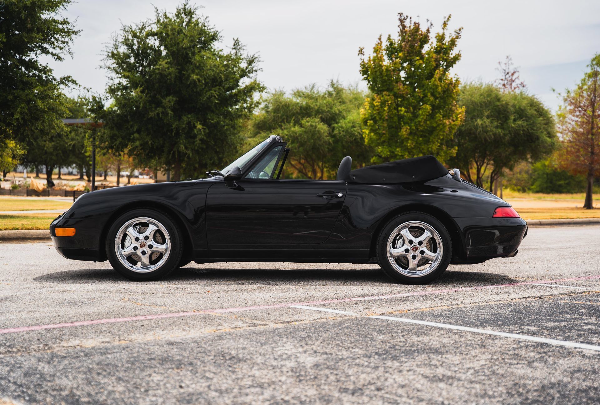 Used 1995 Porsche 911 Carrera RWD image 5