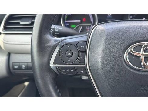 Used 2021 Toyota Camry XLE w/ Cold Weather Package FWD image 25