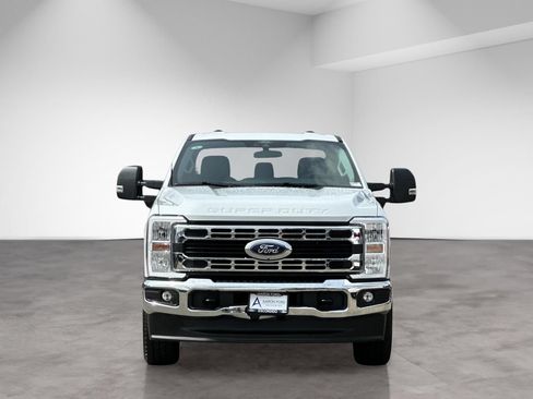 Used 2025 Ford F350 XLT w/ 360-Degree Camera Package AWD/4WD image 10