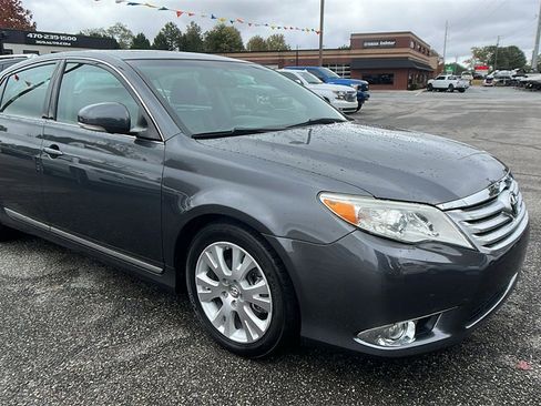 Used 2012 Toyota Avalon image 3