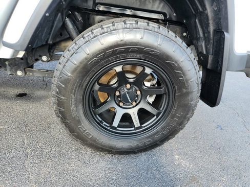 Used 2022 Jeep Gladiator Sport image 48