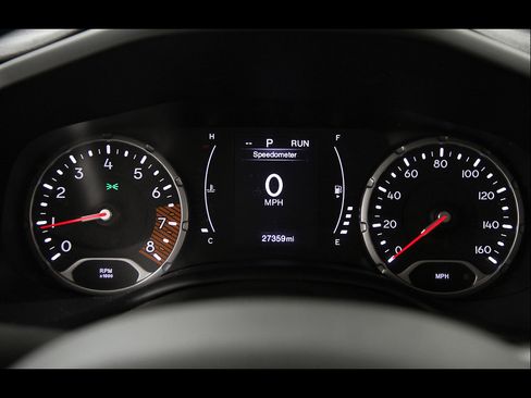 Used 2023 Jeep Renegade Latitude AWD/4WD image 8