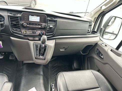 Used 2022 Ford Transit 350 DRW RWD image 32