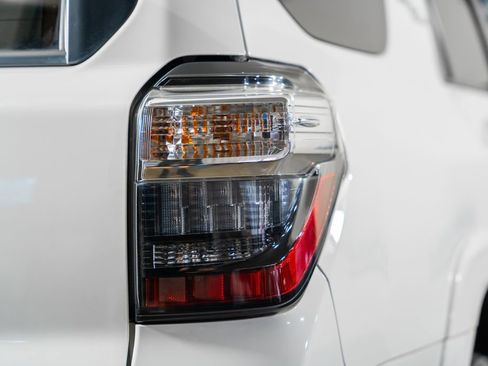 Certified 2022 Toyota 4Runner TRD Off-Road Premium image 7