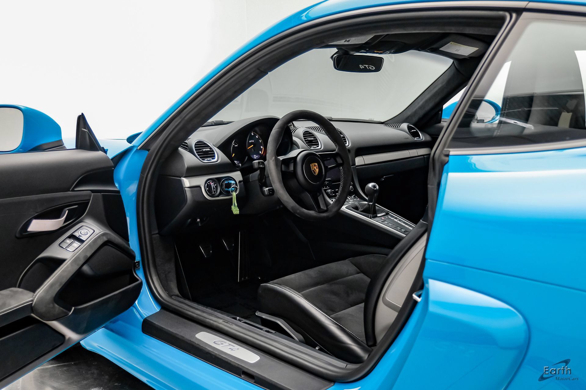 Used 2020 Porsche 718 Cayman GT4 RWD image 38
