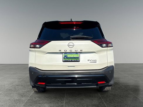 Used 2023 Nissan Rogue SV w/ SV Premium B Package AWD/4WD image 8