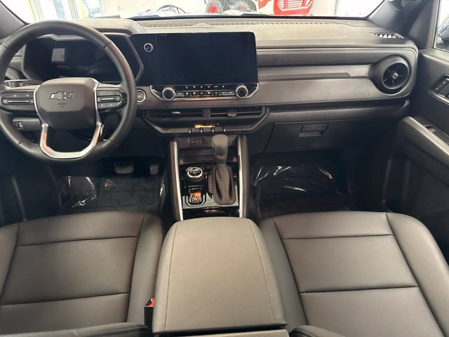 Used 2026 Chevrolet Colorado Trail Boss AWD/4WD image 3