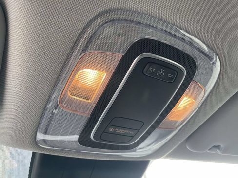 Used 2025 Hyundai Elantra Hybrid FWD image 27