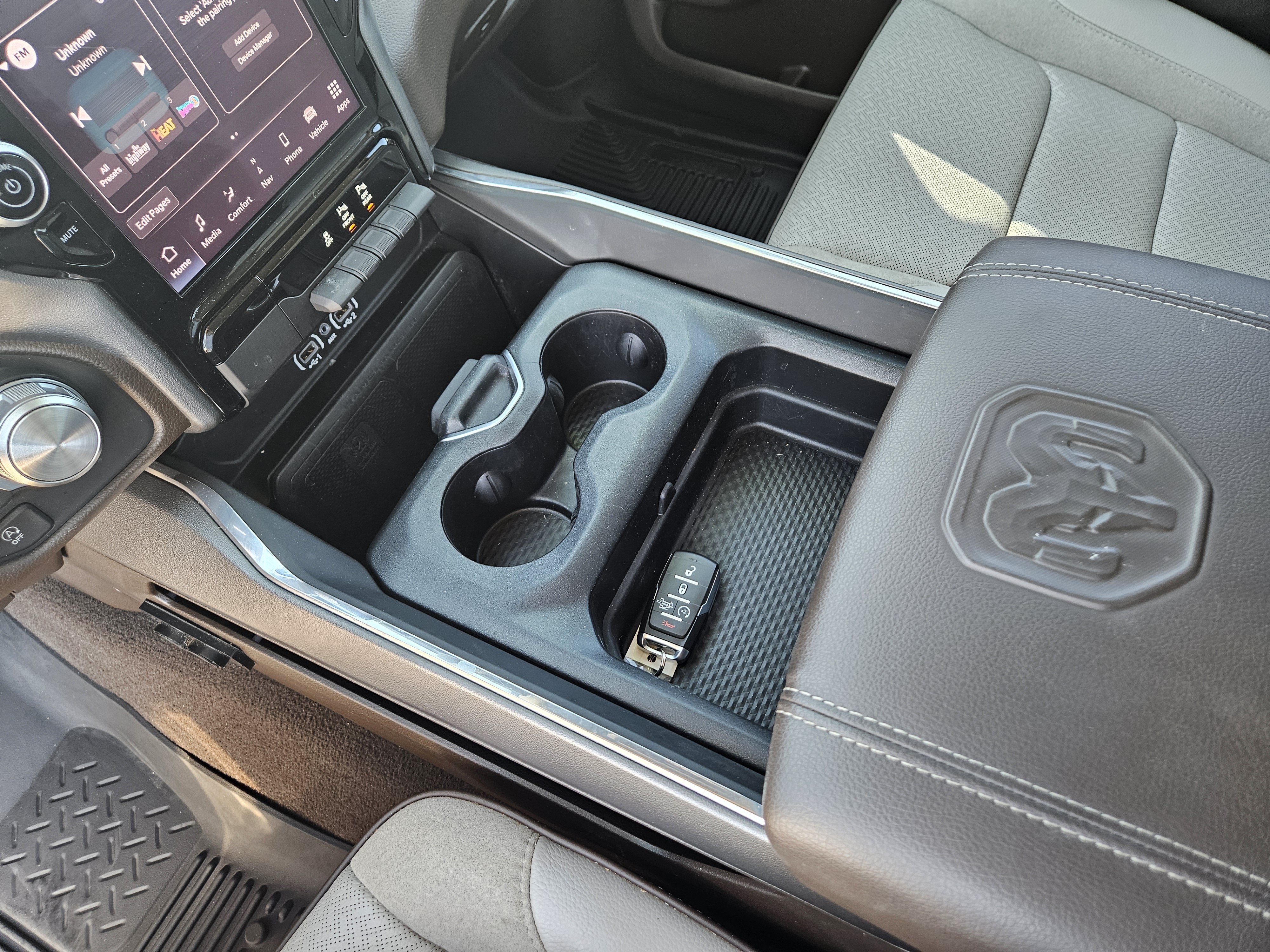 Used 2025 RAM 1500 Laramie AWD/4WD image 24