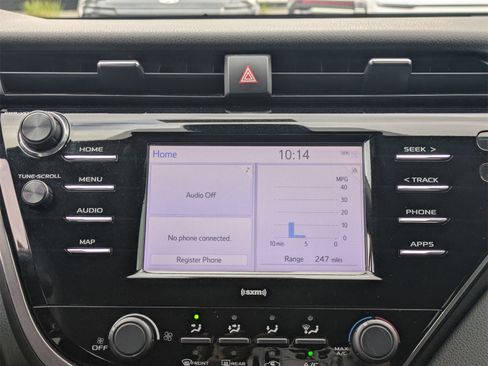 Used 2020 Toyota Camry LE image 21