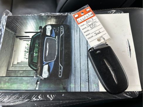 Certified 2017 Chrysler 300 C w/ Safetytec Plus Group RWD image 36