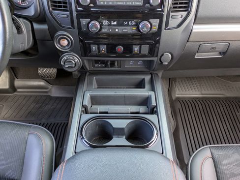 Used 2024 Nissan Titan PRO-4X AWD/4WD image 18