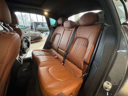 Used 2019 Maserati Levante image 23