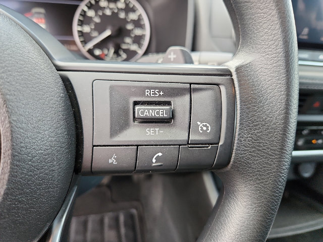 Used 2023 Nissan Rogue S AWD/4WD image 22