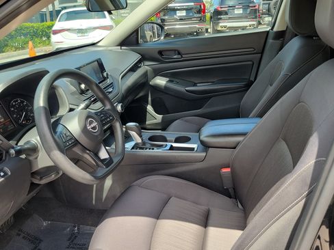Used 2024 Nissan Altima 2.5 S FWD image 11